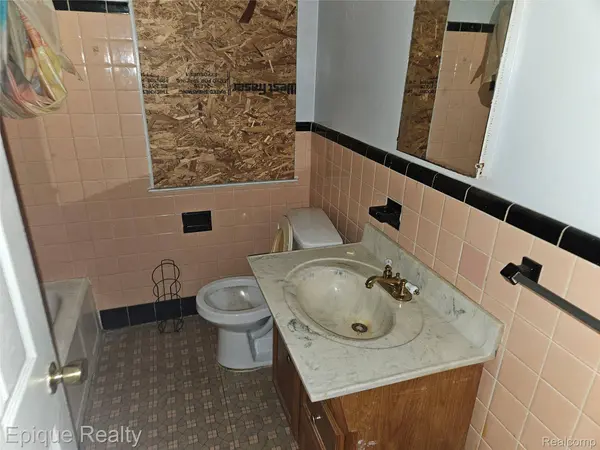 6166 Farmbrook ST, Detroit, MI 48224