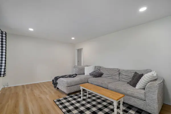 316 W Charles ST, Republic, MO 65738