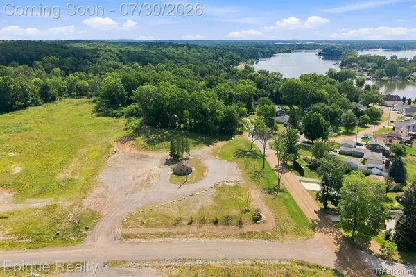 2790 Park Ridge RD, White Lake Charter Township, MI 48386