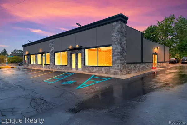 2701 Elizabeth Lake, Suite 300, Waterford Charter Township, MI 48328