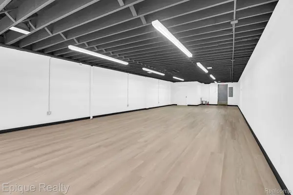2701 Elizabeth Lake, Suite 300, Waterford Charter Township, MI 48328