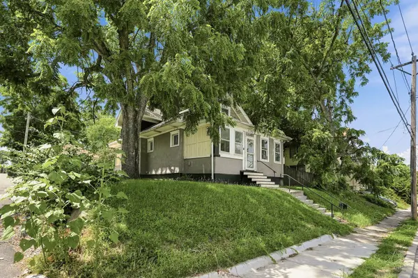 1522 Bridge AVE, Davenport, IA 52803