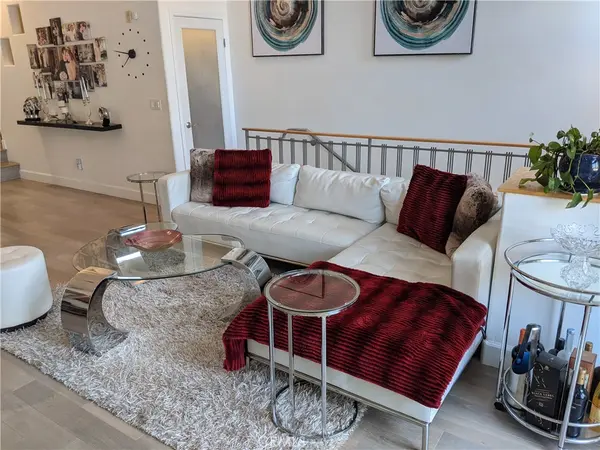 13260 Landale St, Sherman Oaks, CA 91423-5176