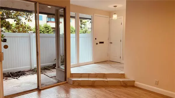 17836 Magnolia BLVD, Encino, CA 91316