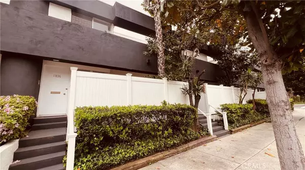 17836 Magnolia BLVD, Encino, CA 91316