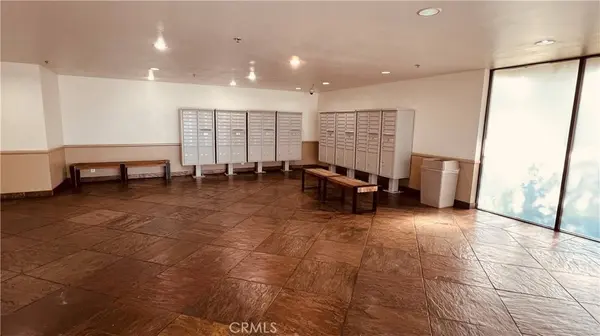19350 Sherman WAY #231, Reseda, CA 91335