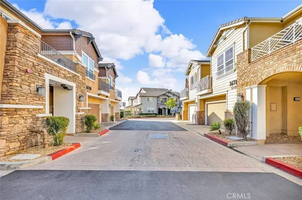 16710 Nicklaus DR #70, Sylmar, CA 91342