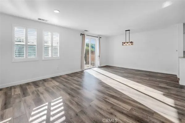 16710 Nicklaus DR #70, Sylmar, CA 91342