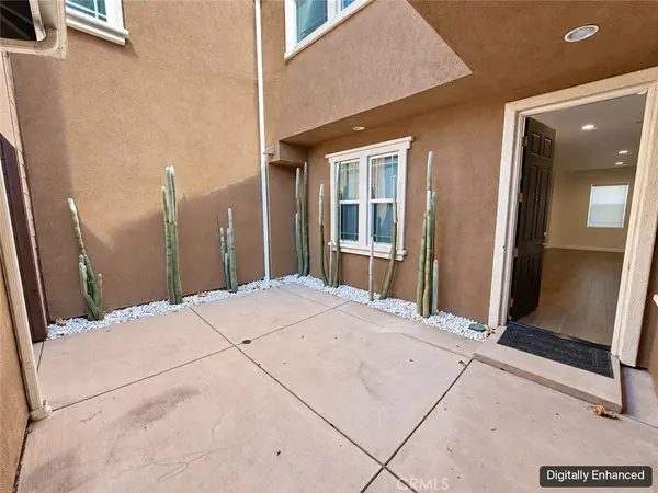 16707 Nicklaus DR #34, Sylmar, CA 91342