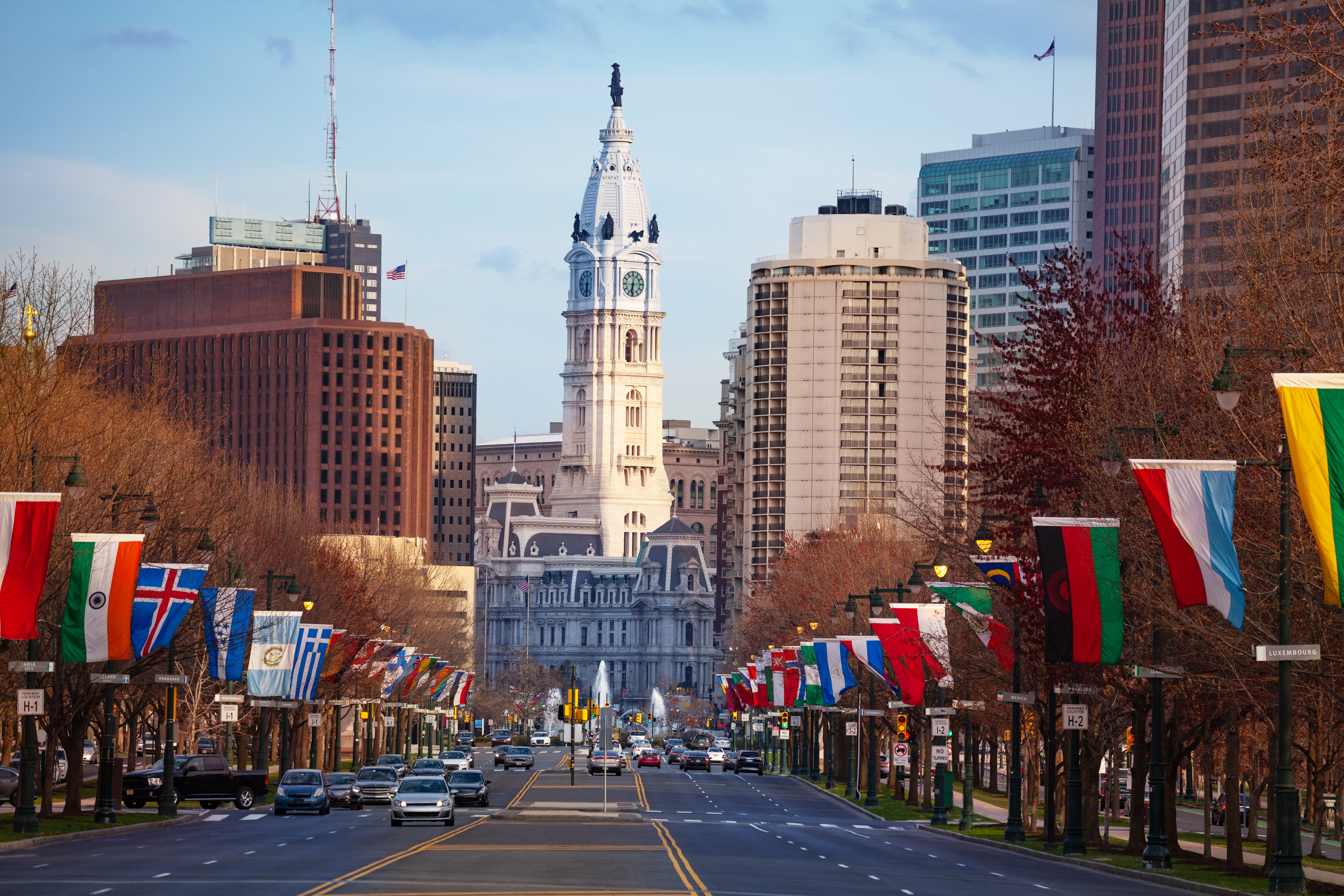 Benjamin Franklin Parkway leading to Philadelphia City Hall