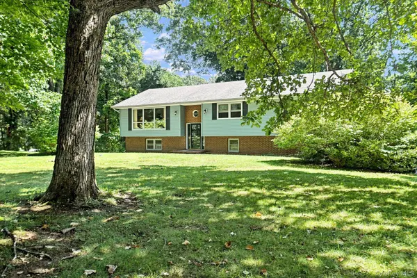 26 Woods RD, Cold Spring, NY 10516