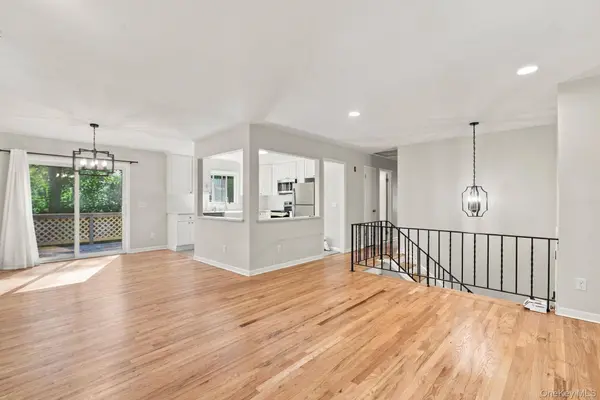 52 Kensington DR, Hopewell Junction, NY 12533