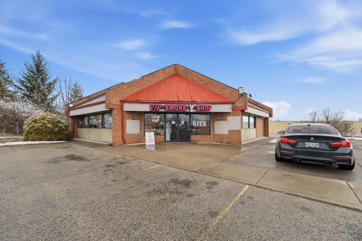 9124 Plainfield Rd, Blue Ash, OH 45236-1204