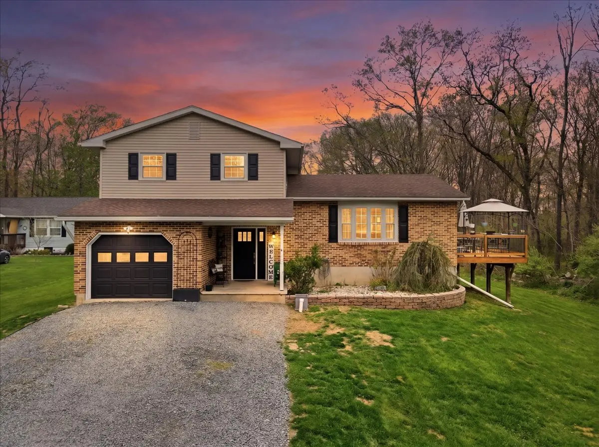 58 Lillian Ln, Bangor, PA 18013-5301