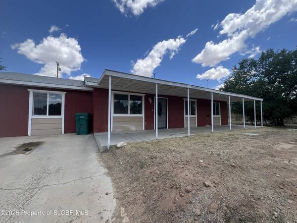 Flora Vista, NM 87415-9006,8 Road 3461