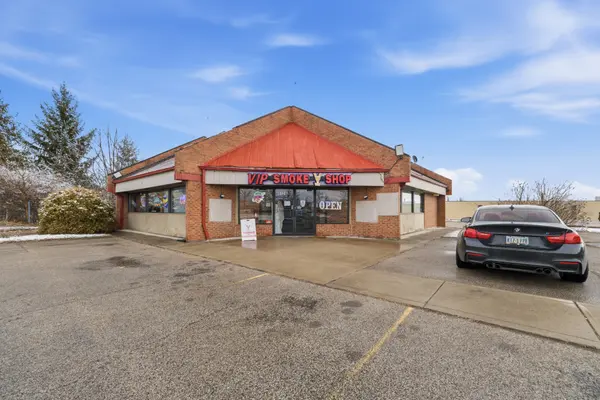 9124 Plainfield Rd, Blue Ash, OH 45236-1204