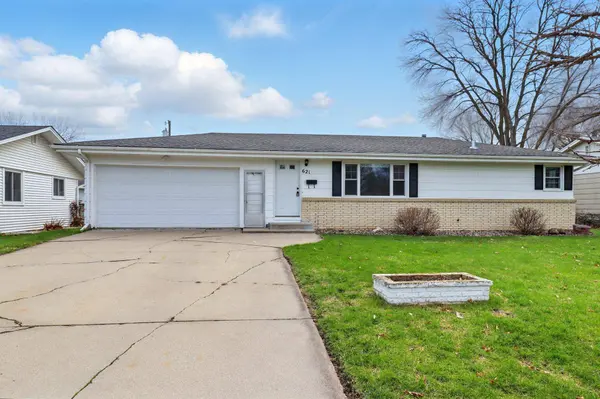 621 Monroe ST S, Shakopee, MN 55379