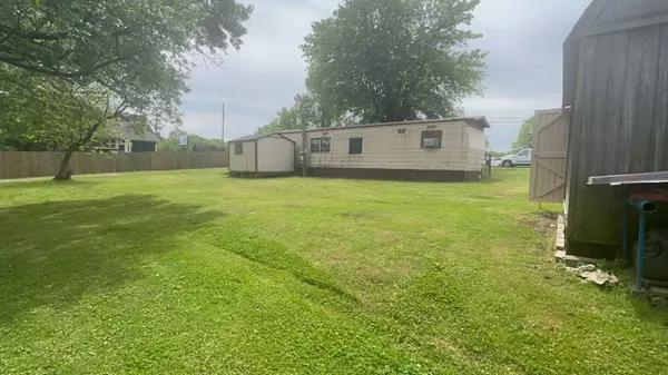 112 Center St, Old Hickory, TN 37138