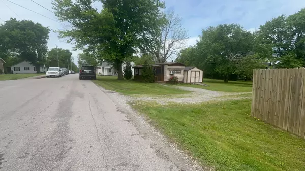 112 Center St, Old Hickory, TN 37138