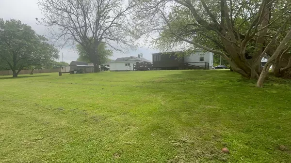 112 Center St, Old Hickory, TN 37138