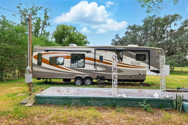 3535 E KEYSVILLE RD, Lithia, FL 33547