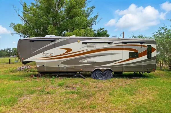 3535 E KEYSVILLE RD, Lithia, FL 33547