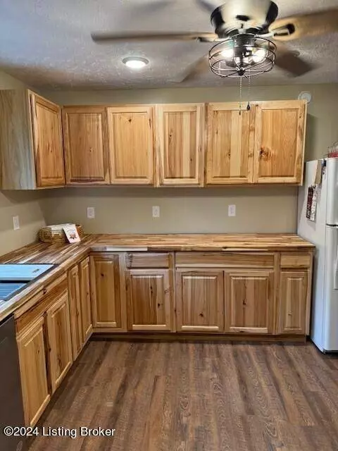 116 Spring Meadow Cir, Campbellsville, KY 42718