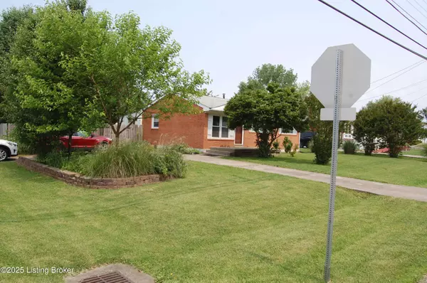 9530 Maple Rd, Louisville, KY 40229