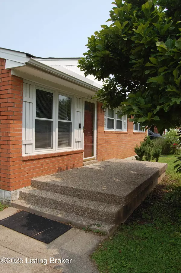 9530 Maple Rd, Louisville, KY 40229