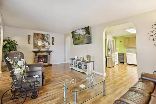 65281 M 40, Lawton, MI 49065