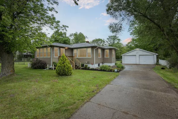 65281 M 40, Lawton, MI 49065