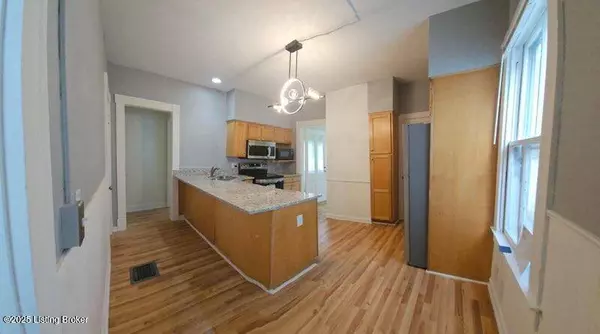 3930 S 2nd St, Louisville, KY 40214