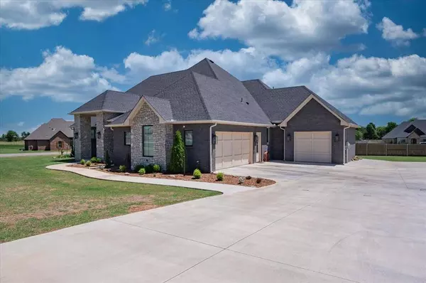 1008 Collis WAY, Newcastle, OK 73065