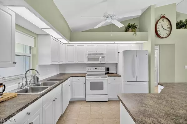 2526 SW 10th AVE, Cape Coral, FL 33914