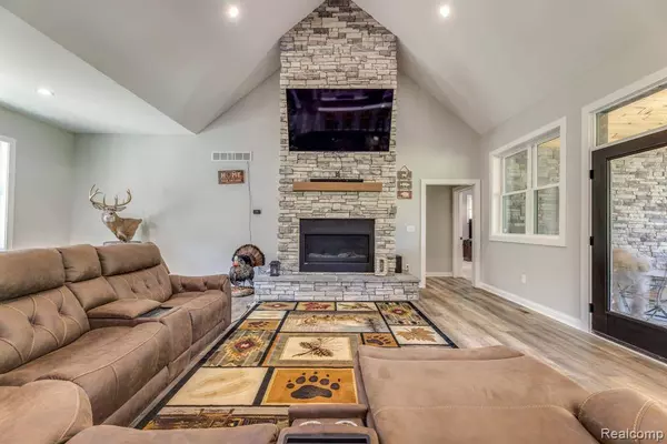 4697 Emmett Road, Emmett Twp, MI 48022