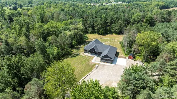 4697 Emmett Road, Emmett Twp, MI 48022