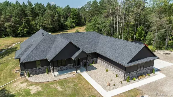 4697 Emmett Road, Emmett Twp, MI 48022