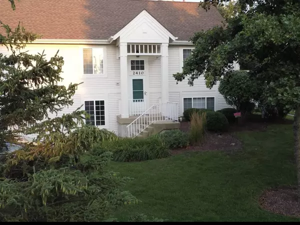 2410 Daybreak CT, Elgin, IL 60123