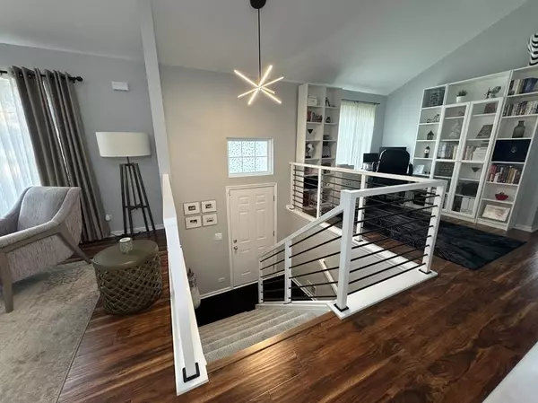 2410 Daybreak CT, Elgin, IL 60123