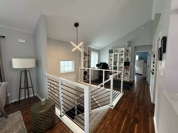 2410 Daybreak CT, Elgin, IL 60123