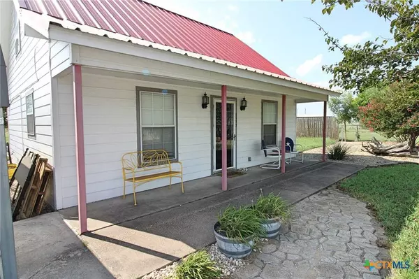 8592 S Lone Star Pkwy, Moody, TX 76557