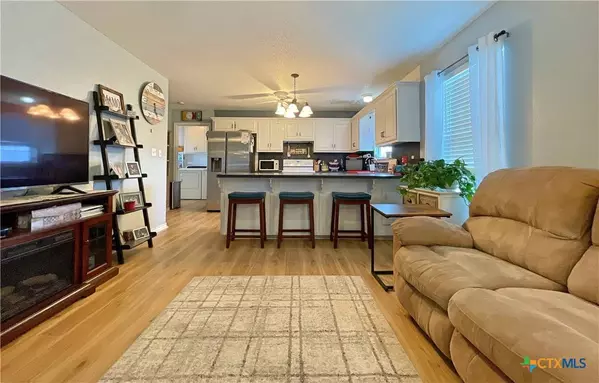 8592 S Lone Star Pkwy, Moody, TX 76557