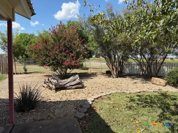 8592 S Lone Star Pkwy, Moody, TX 76557