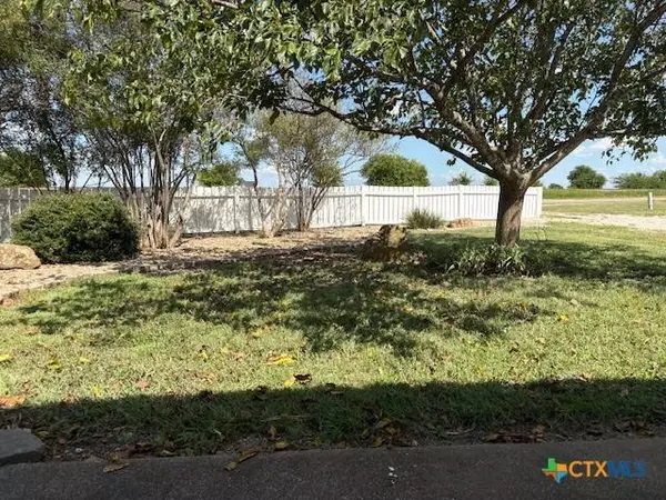 8592 S Lone Star Pkwy, Moody, TX 76557