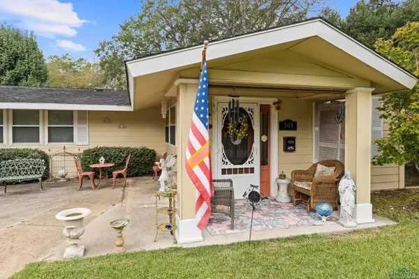 309 S Friou Street, Jefferson, TX 75657