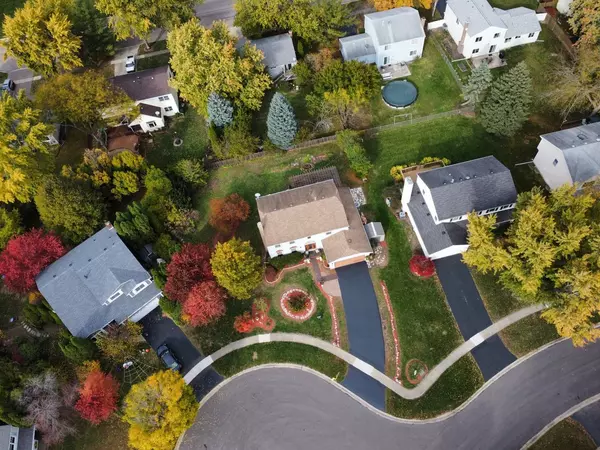 1155 Hanover DR, Batavia, IL 60510