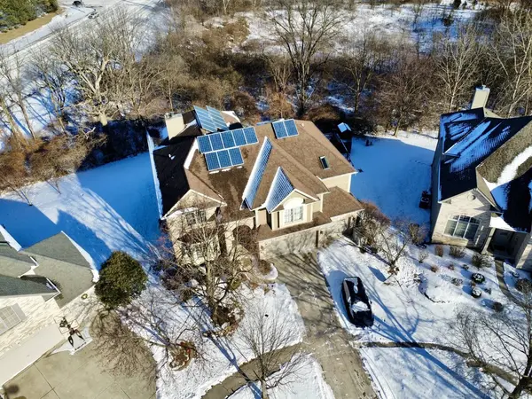 3805 Gladstone DR, Naperville, IL 60565