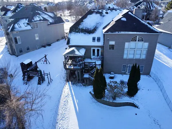 3805 Gladstone DR, Naperville, IL 60565