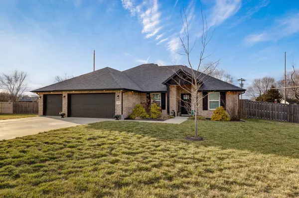 4259 W Orchard LN, Battlefield, MO 65619