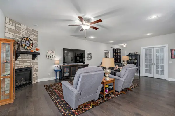 4259 W Orchard LN, Battlefield, MO 65619